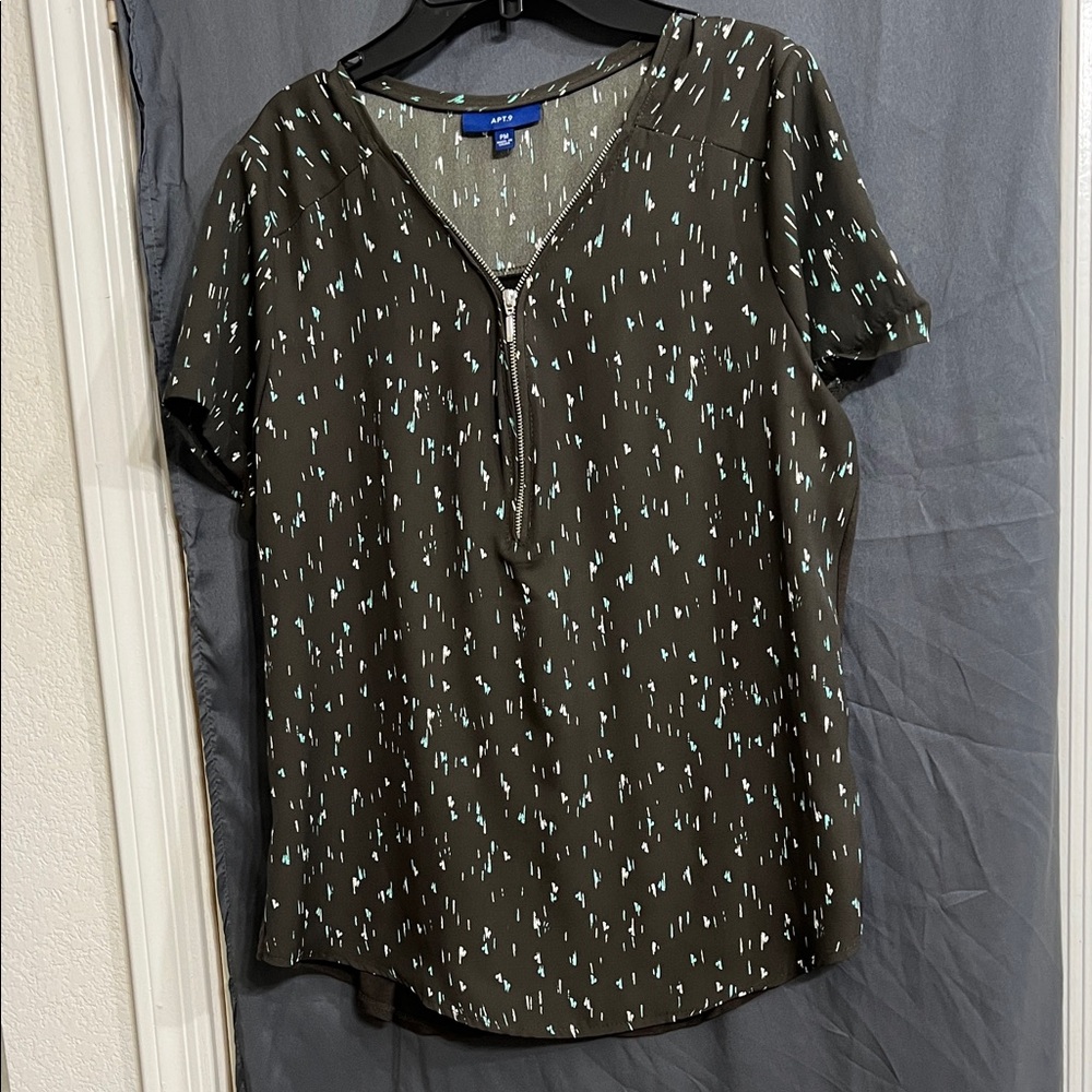 Apt. 9 Olive Green Patterned short sleeve Blouse with silver zipper size MP